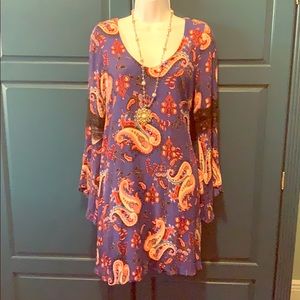 Bell sleeves mini dress